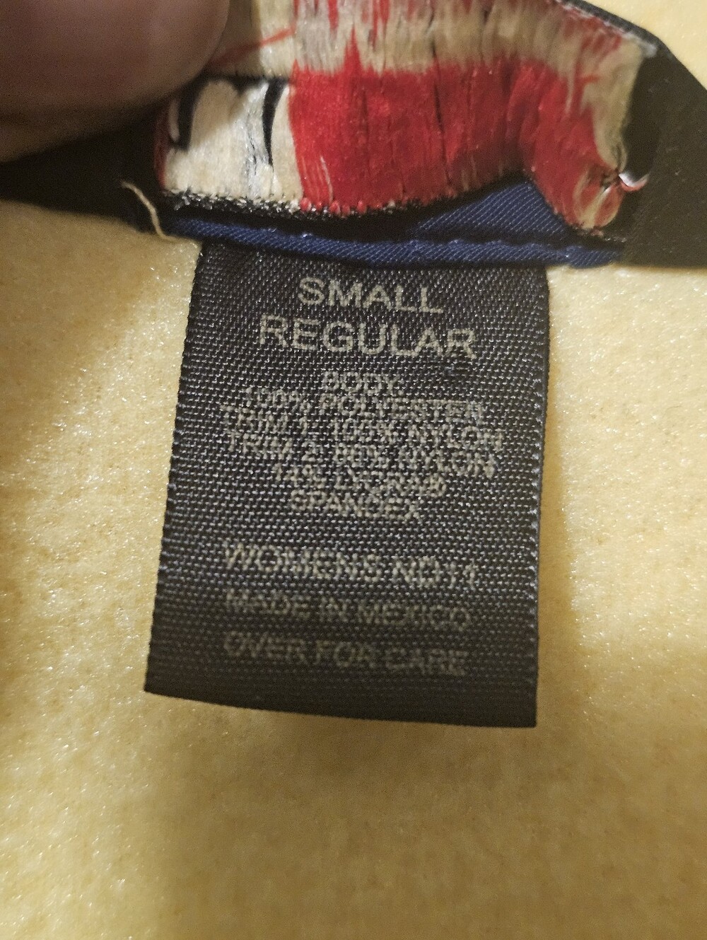 Women's L.L. Bean Pale Yellow Fleece Zip Vest with Dark Trim VTG - Picture 5 of 8